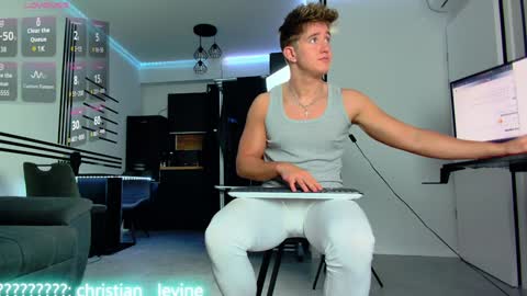 Snapshot of christianlevine_ chatting on January 19, 7:04 pm UPVOTE ME ------ ILL DO SOMETHING FOR FREE online show from January 19, 7:04 pm