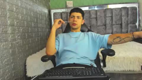 Christoper Giraldo online show from March 27, 8:10 pm