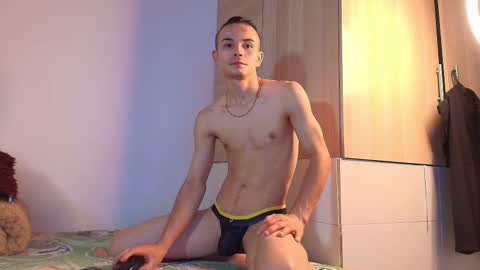 Snapshot of christopher__vans chatting on October 18, 9:31 pm CHRISTOPHER online show from October 18, 9:31 pm
