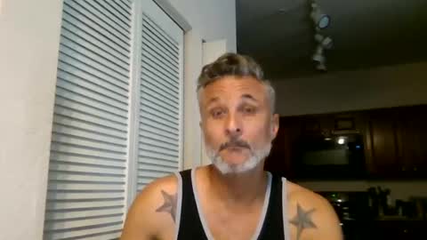 Snapshot of christopher_rain chatting on October 27, 6:43 pm Christopher Rain online show from October 27, 6:43 pm