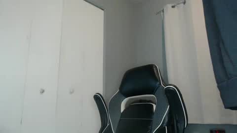 ChrisVacherx online show from January 5, 4:25 am