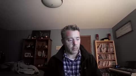 chrisw8121 online show from February 1, 2:10 am