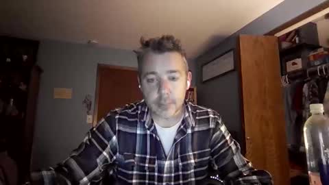 chrisw8121 online show from December 18, 7:37 am