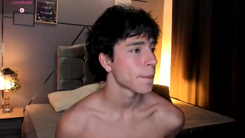 chrristopher77 online show from November 21, 1:32 pm