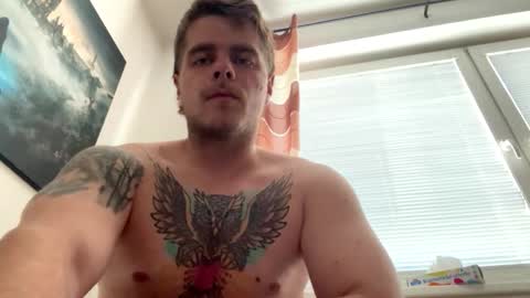 chuckyfor online show from March 28, 6:57 am