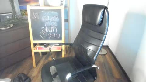 cilent_x online show from October 31, 10:02 pm