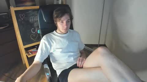 Snapshot of cilent_x chatting on October 11, 8:13 pm cilent_x online show from October 11, 8:13 pm