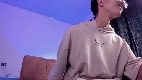 cj_davis1 online show from December 13, 8:15 pm