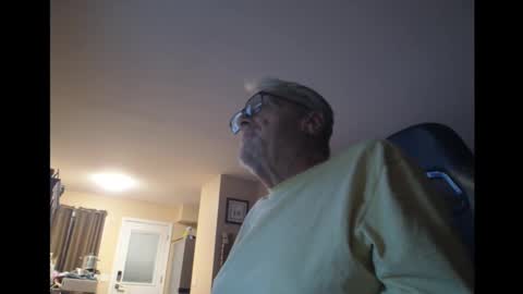 Snapshot of cjscout chatting on January 21, 6:23 am cjscout online show from January 21, 6:23 am