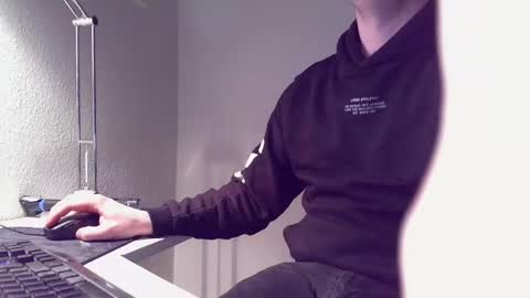 clamshive7 online show from March 22, 7:52 pm