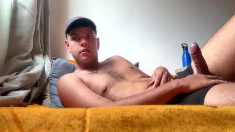 Snapshot of clarentz_baileys chatting on October 1, 7:07 pm Clarentz bby online show from October 1, 7:07 pm