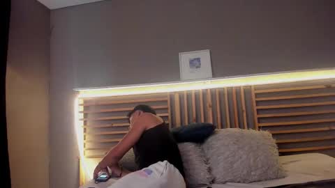 clar online show from March 5, 9:44 pm