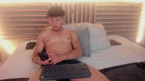 clar online show from March 9, 10:59 pm