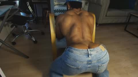 clark_strong online show from April 23, 12:29 pm