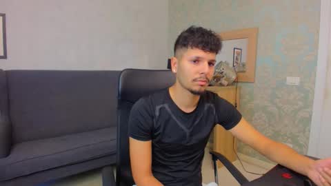 Snapshot of claymaddox chatting on October 17, 10:19 am ClayMaddox online show from October 17, 10:19 am