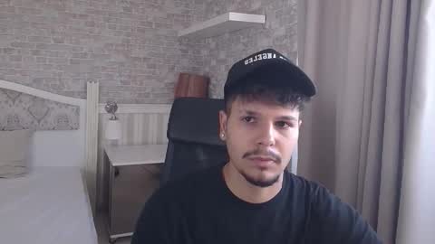 Snapshot of claymaddox chatting on October 20, 9:57 am ClayMaddox online show from October 20, 9:57 am