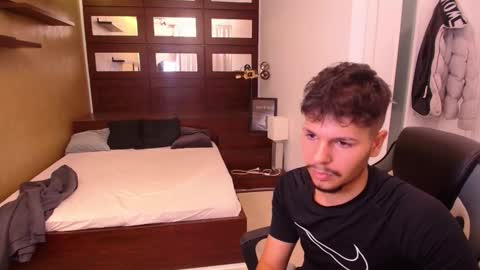 Snapshot of claymaddox chatting on October 13, 5:13 am ClayMaddox online show from October 13, 5:13 am