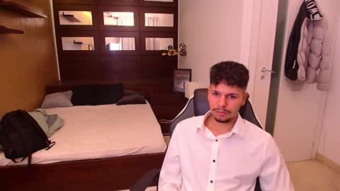 Snapshot of claymaddox chatting on October 11, 4:49 am ClayMaddox online show from October 11, 4:49 am