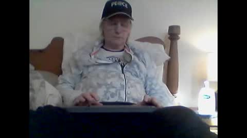 clitboy658752 online show from March 9, 6:24 pm