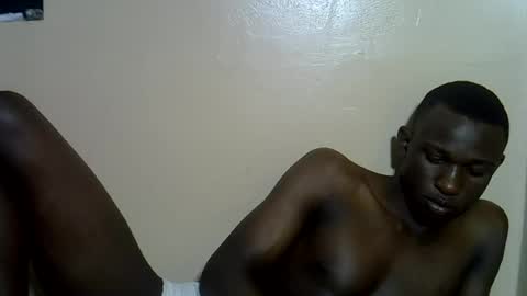 clive_damian online show from June 13, 9:01 pm