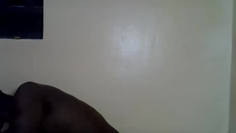 clive_damian online show from June 9, 9:38 pm