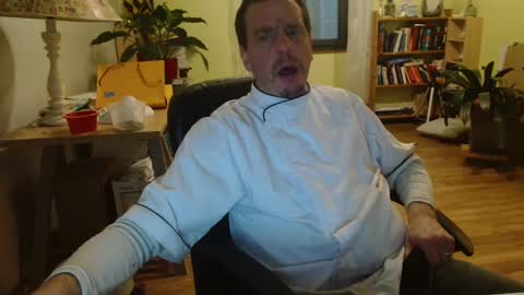 Snapshot of clouplefun chatting on January 10, 5:26 am clouplefun online show from January 10, 5:26 am