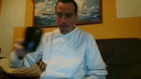 Snapshot of clouplefun chatting on December 14, 6:24 am clouplefun online show from December 14, 6:24 am