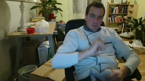 Snapshot of clouplefun chatting on January 14, 6:24 am clouplefun online show from January 14, 6:24 am