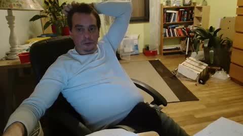Snapshot of clouplefun chatting on January 28, 6:27 am clouplefun online show from January 28, 6:27 am