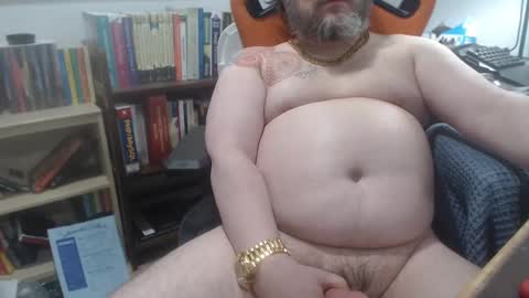 Snapshot of clyde_money chatting on January 11, 1:37 am Clyde Money online show from January 11, 1:37 am