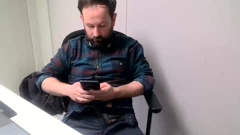 Snapshot of cmp_brandon chatting on February 24, 1:42 pm cmp_brandon online show from February 24, 1:42 pm