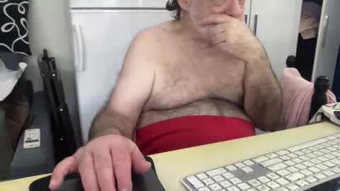 Snapshot of coach_karl chatting on October 20, 11:25 am Coach Karl Porn Star Tip me all the way to my next trip online show from October 20, 11:25 am