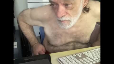 Snapshot of coach_karl chatting on October 16, 11:07 am Coach Karl Porn Star Tip me all the way to my next trip online show from October 16, 11:07 am