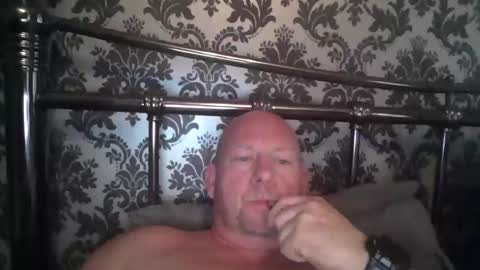 Snapshot of col4nows chatting on October 10, 10:42 am col4nows online show from October 10, 10:42 am