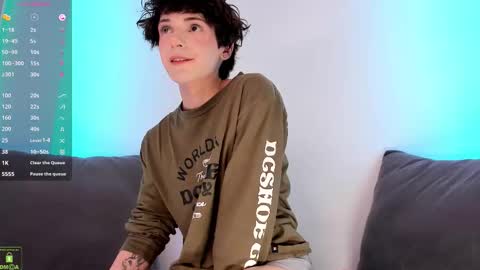 Snapshot of colestorm chatting on October 8, 9:08 pm COLE online show from October 8, 9:08 pm