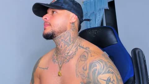 colin_fox1 online show from March 29, 2:34 am