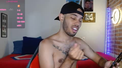 Snapshot of colinlatinbrown chatting on December 3, 1:21 pm IG online show from December 3, 1:21 pm