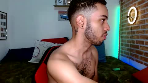 Snapshot of colinlatinbrown chatting on March 5, 11:38 am IG online show from March 5, 11:38 am