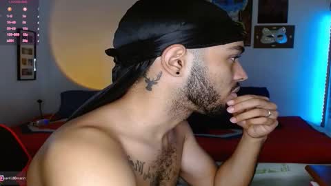 Snapshot of colinlatinbrown chatting on December 30, 1:03 pm IG online show from December 30, 1:03 pm