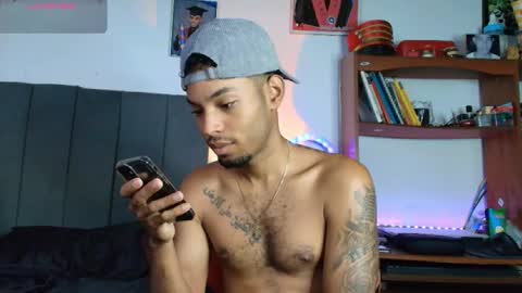 Snapshot of colinlatinbrown chatting on September 29, 10:46 am IG online show from September 29, 10:46 am