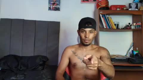 Snapshot of colinlatinbrown chatting on September 24, 6:06 pm IG online show from September 24, 6:06 pm
