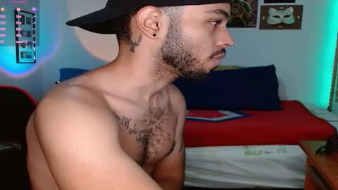 Snapshot of colinlatinbrown chatting on January 8, 10:59 am IG online show from January 8, 10:59 am