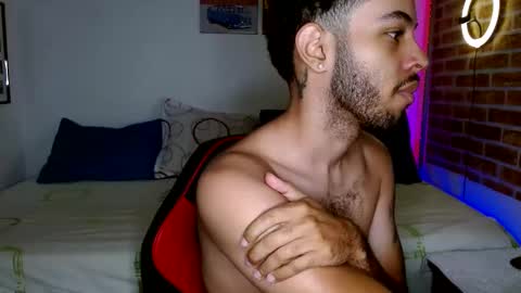 Snapshot of colinlatinbrown chatting on February 6, 11:32 am IG online show from February 6, 11:32 am