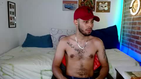 Snapshot of colinlatinbrown chatting on February 13, 7:10 pm IG online show from February 13, 7:10 pm
