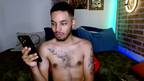 Snapshot of colinlatinbrown chatting on February 26, 11:46 pm IG online show from February 26, 11:46 pm