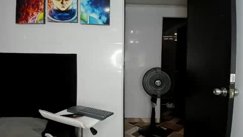 Snapshot of college_muscle_ass chatting on February 13, 2:31 pm college_muscle_ass online show from February 13, 2:31 pm