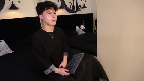 collinstone online show from October 19, 3:15 pm