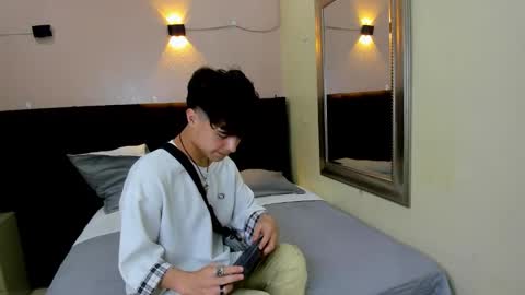 collinstone online show from November 4, 7:04 pm