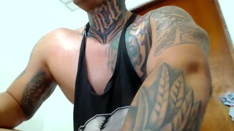 Snapshot of colombian_monster_cock chatting on January 30, 3:22 am camilo online show from January 30, 3:22 am
