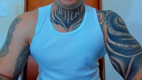 Snapshot of colombian_monster_cock chatting on October 27, 4:59 am camilo online show from October 27, 4:59 am